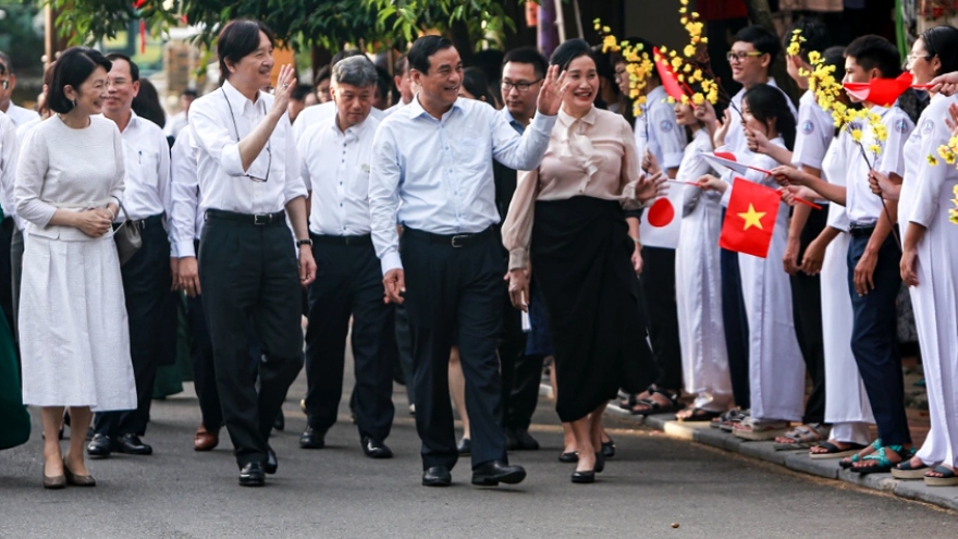 Japanese Crown Prince Ashihino tours Hoi An ancient town